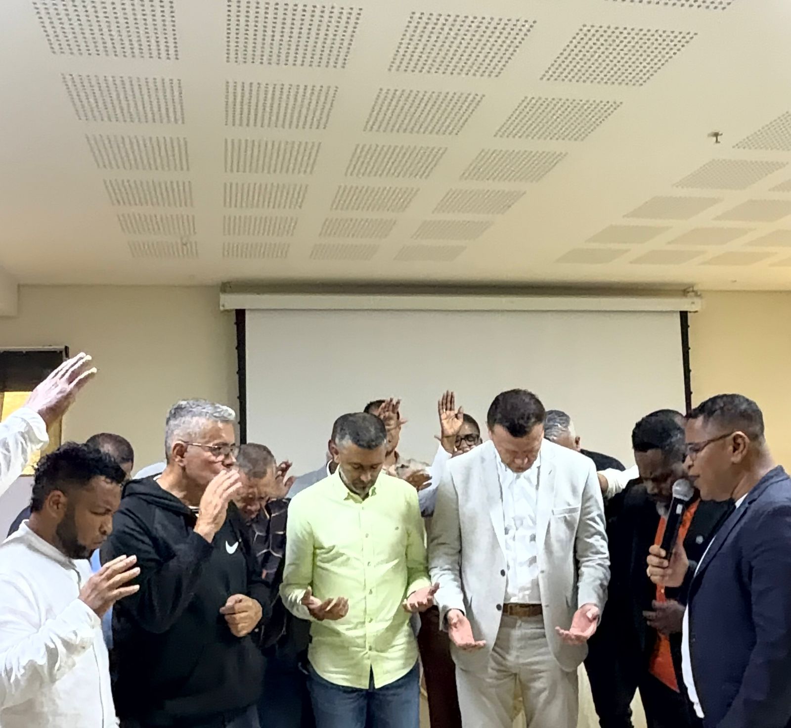 Bendecido Dios Como Fundamento